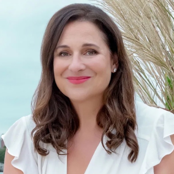 4/$30 Bundle; Novel “Best Friends Forever” by Jennifer Weiner - Picture 4 of 4